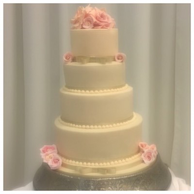 Wedding Cake Roses/Pearls